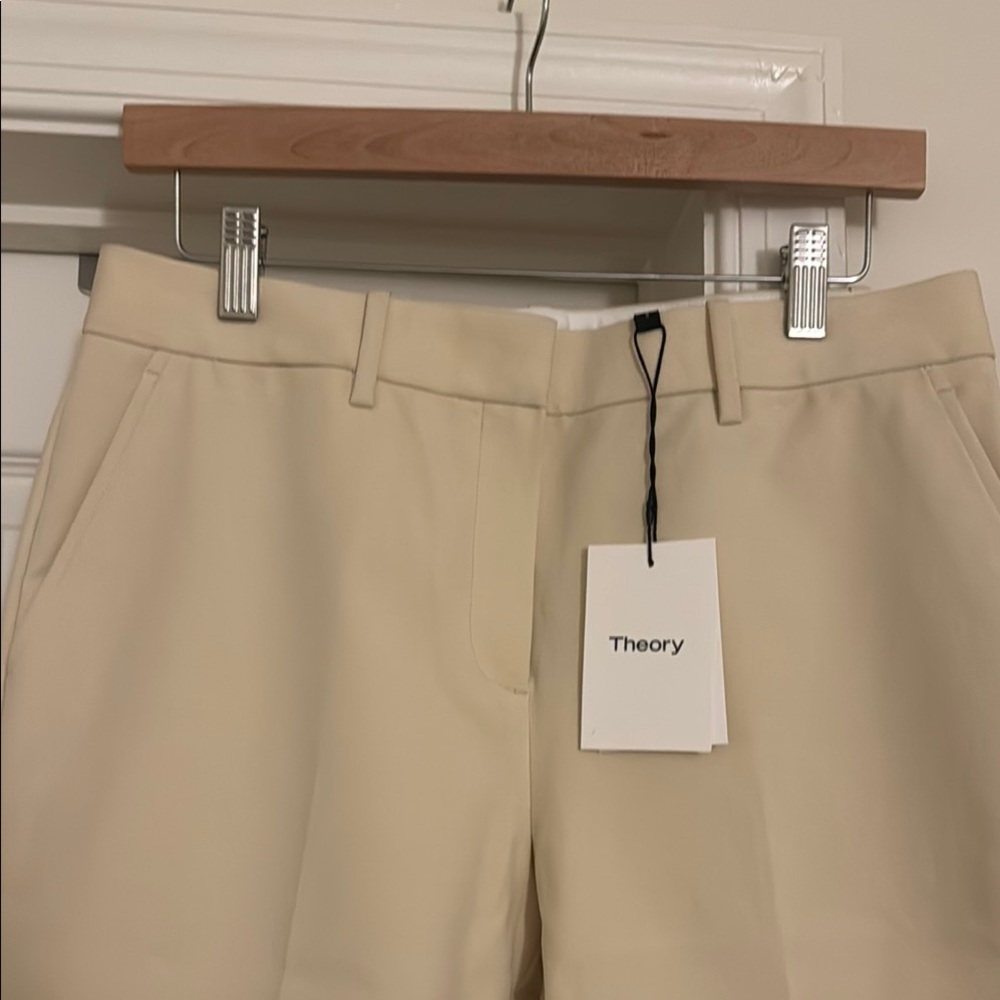Theory Women's cream Shorts